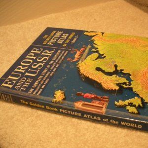 Atlas of the World Europe and USSR Book 3 - Maps / Facts / Figures - Golden Book